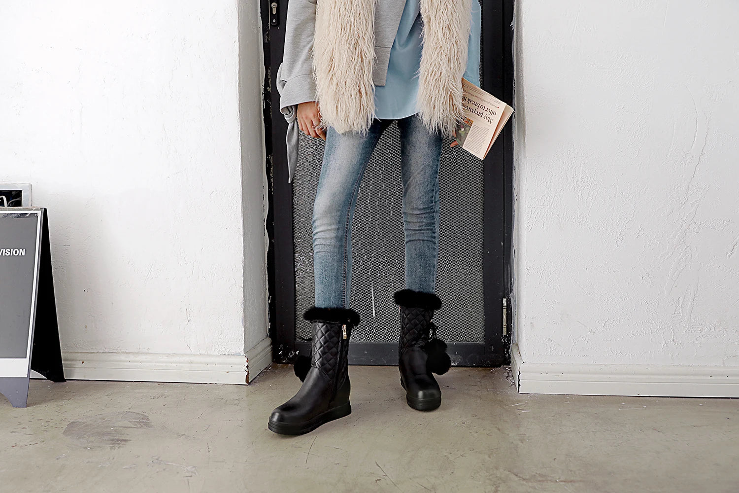 Fashion Women Snow Boots 2025 Winter Boots Height Lncreasing Platform Thick Plush Warm Zip Winter Shoes 34-43 White Pink Black