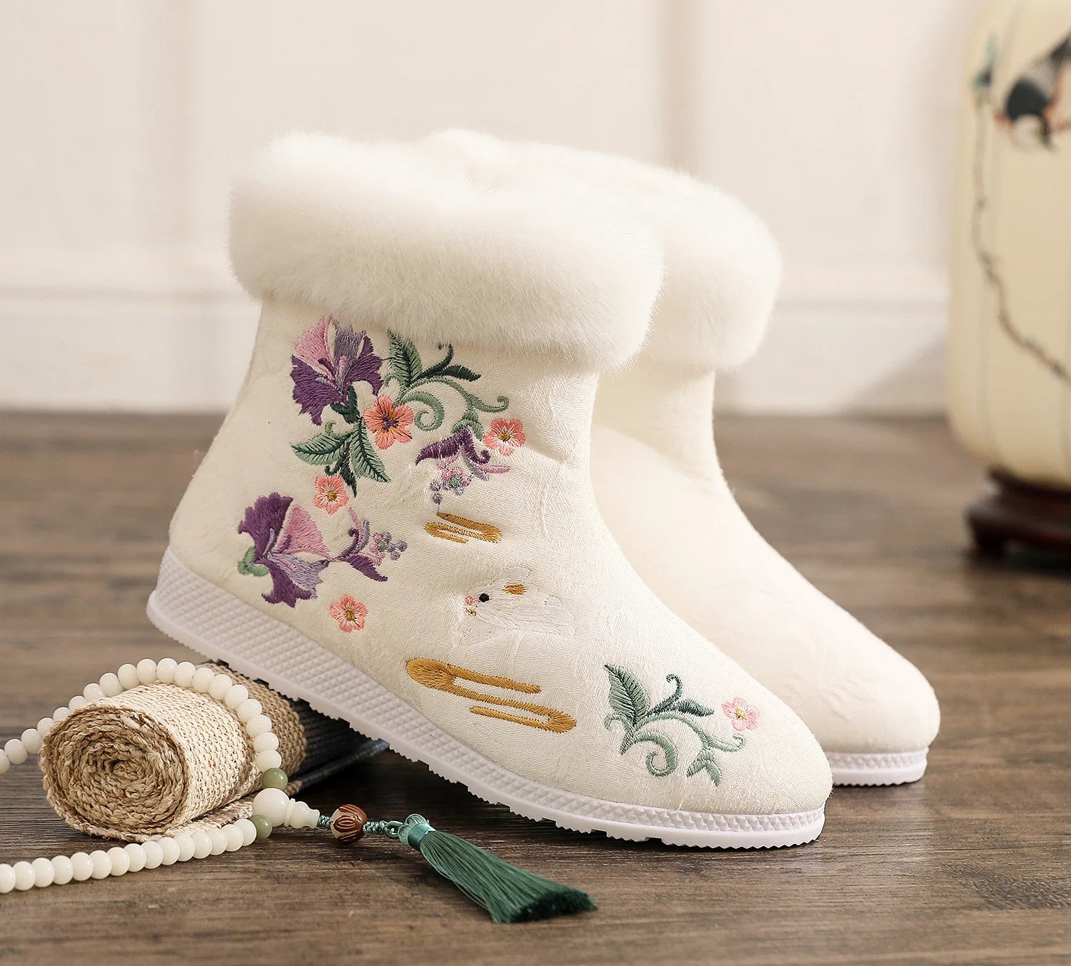 Fashion Winter Boots Women's Shoes Ethnic Style Embroidered Short Boots Women Warm Snow Shoes Female Antiquity Dance Flat Boot