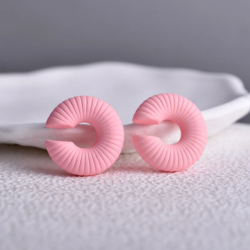 1 Pair Simple Round Circle Clip Earrings For Women C Shape Acrylic Red Blue Black Pink No Pierced Cartilage Lightweight Ear Cuff