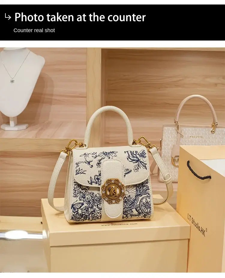 Designer brand women's handbag for autumn and winter 2025, new high-end single shoulder crossbody small square bag, fashionable