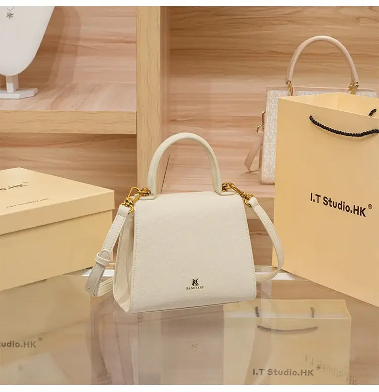 Designer brand women's handbag for autumn and winter 2025, new high-end single shoulder crossbody small square bag, fashionable