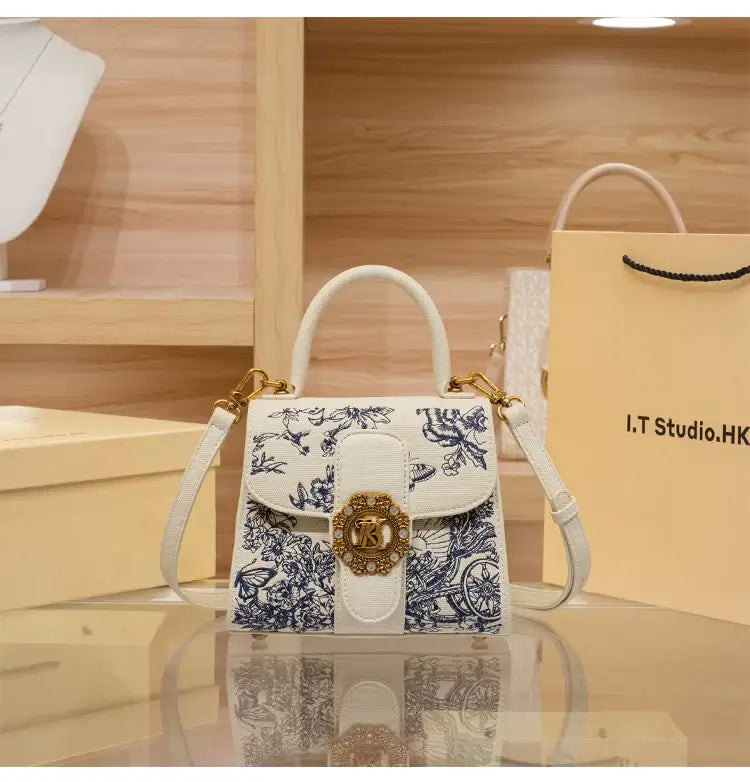 Designer brand women's handbag for autumn and winter 2025, new high-end single shoulder crossbody small square bag, fashionable