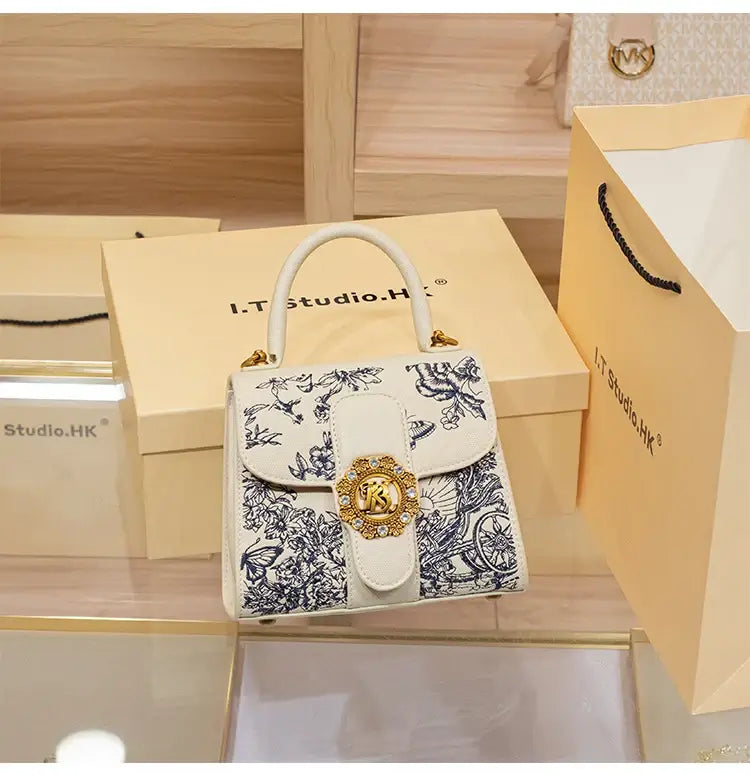 Designer brand women's handbag for autumn and winter 2025, new high-end single shoulder crossbody small square bag, fashionable