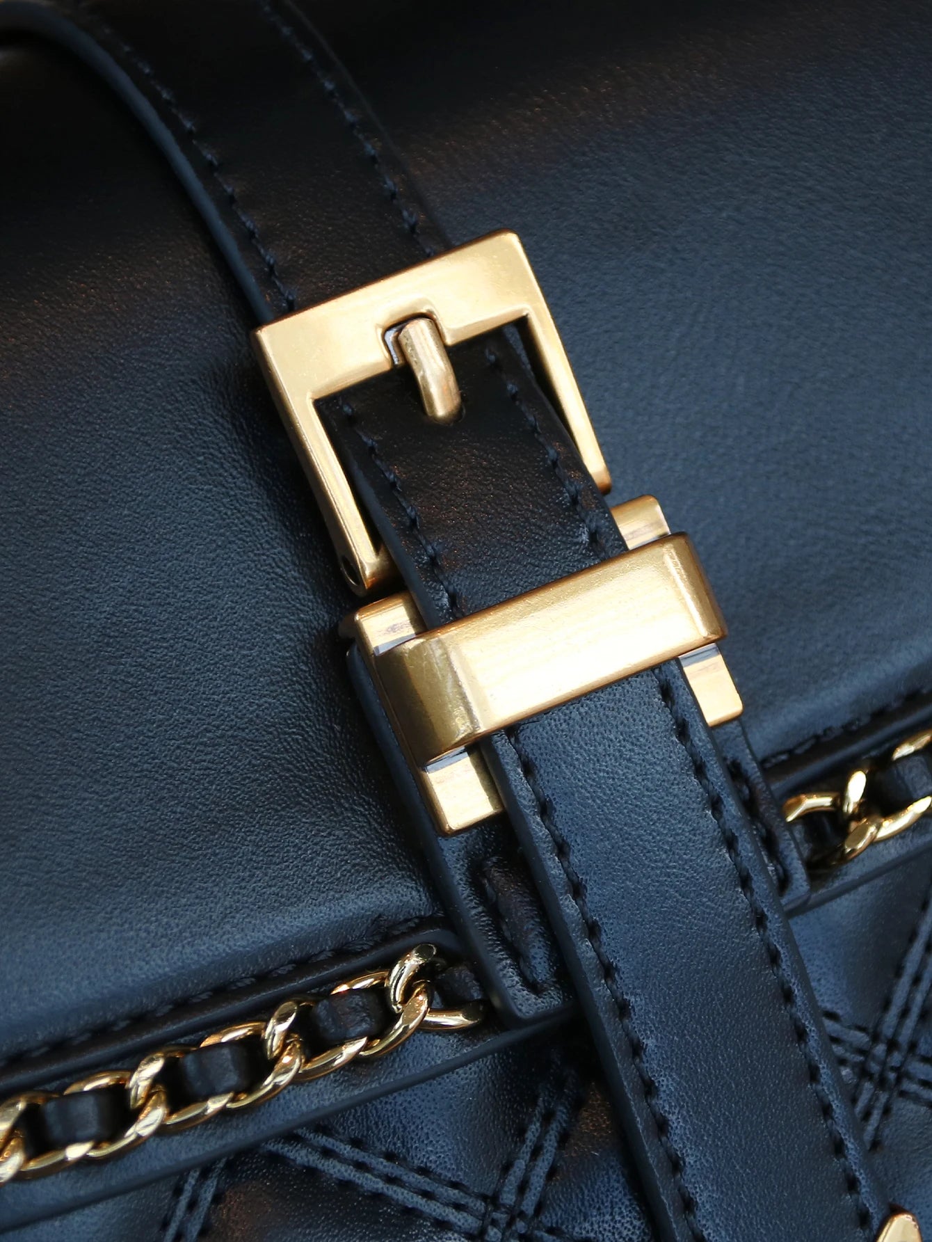 2025 new luxury fashion diamond embroidered chain handbag niche design badge decoration shoulder messenger bag commuter Joker la