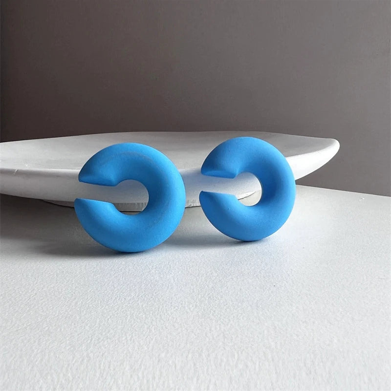 1 Pair Simple Round Circle Clip Earrings For Women C Shape Acrylic Red Blue Black Pink No Pierced Cartilage Lightweight Ear Cuff