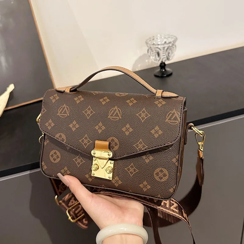 Vintage Print Tote Bag Textured Shoulder Purse for Women Minimalist Crossbody Tote Versatile Day-to-Night Bag Chic Sling Bag