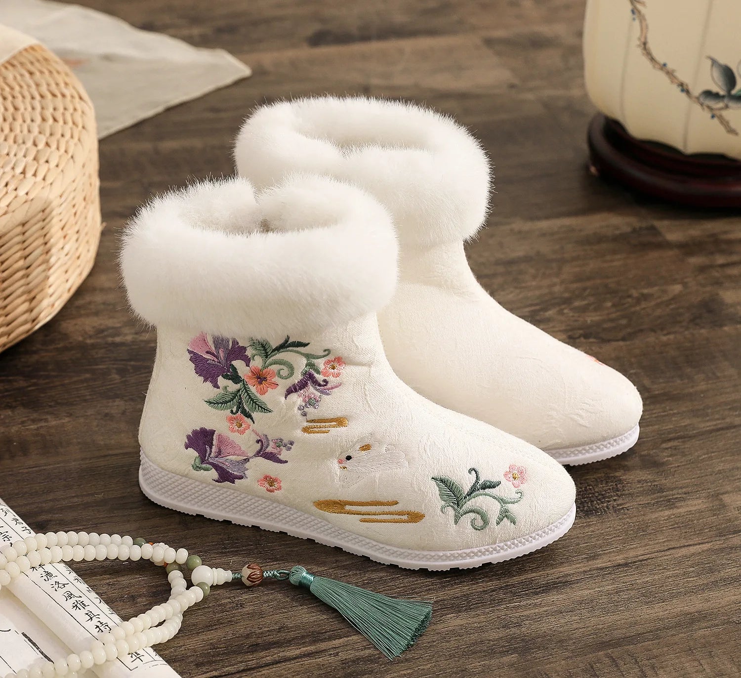 Fashion Winter Boots Women's Shoes Ethnic Style Embroidered Short Boots Women Warm Snow Shoes Female Antiquity Dance Flat Boot