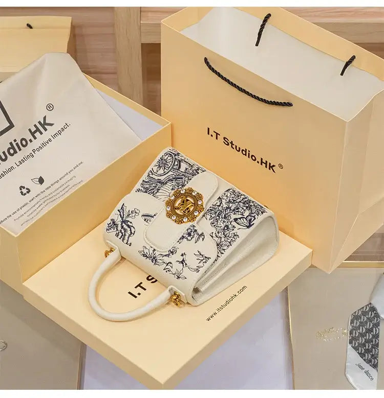 Designer brand women's handbag for autumn and winter 2025, new high-end single shoulder crossbody small square bag, fashionable