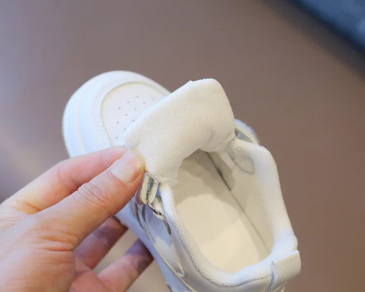 Children's White Shoes Spring and Autumn Kid's Sports Shoes Anti slip Lightweight Boys Board Shoes Soft Sole Baby Casual Shoes