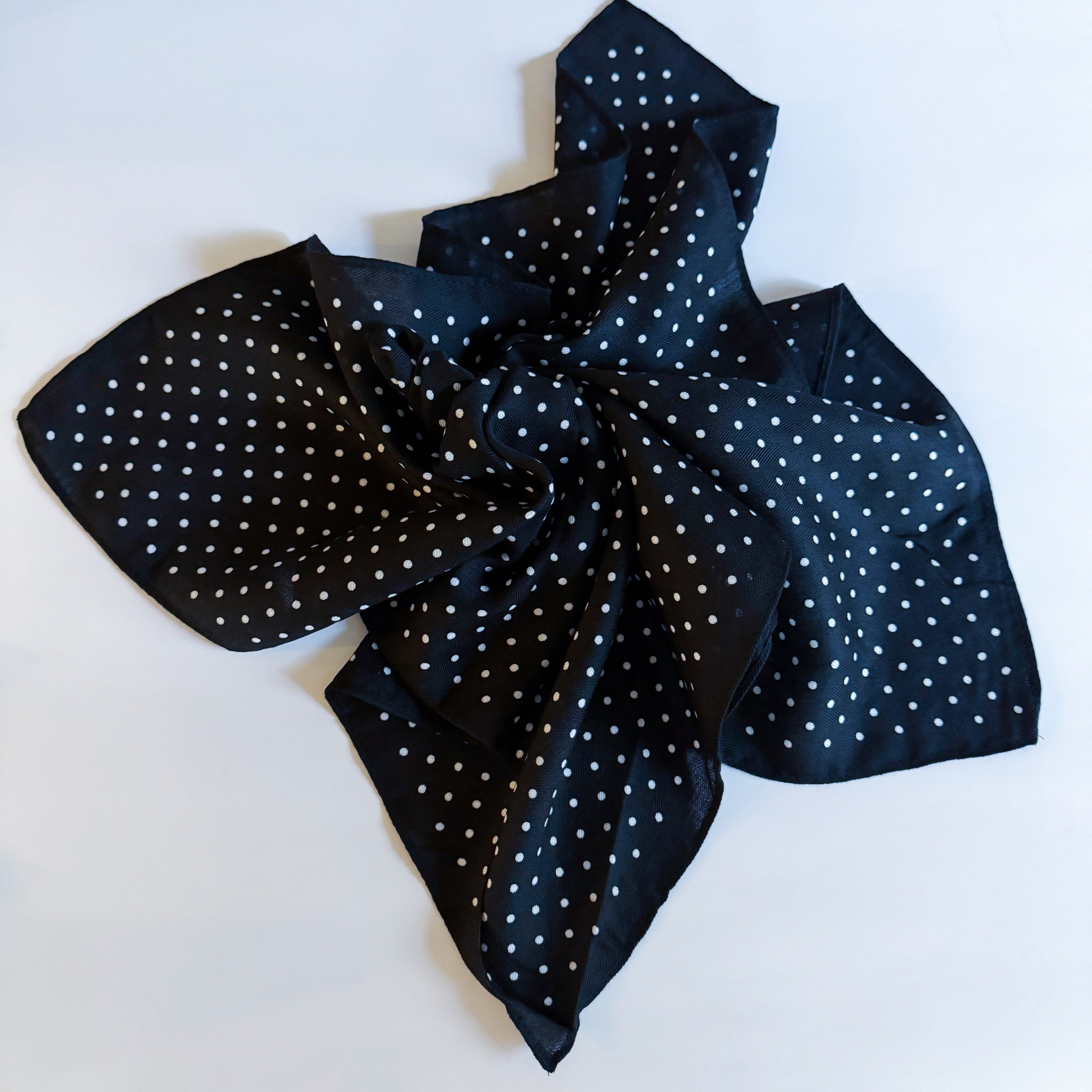 Textured Style Square Scarf – Versatile Accent for Hair, Neck & Handbags