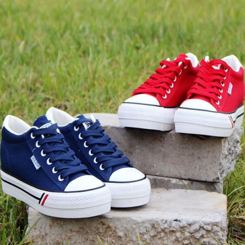 Women's Low Top Canvas Muffin Sole White Shoes