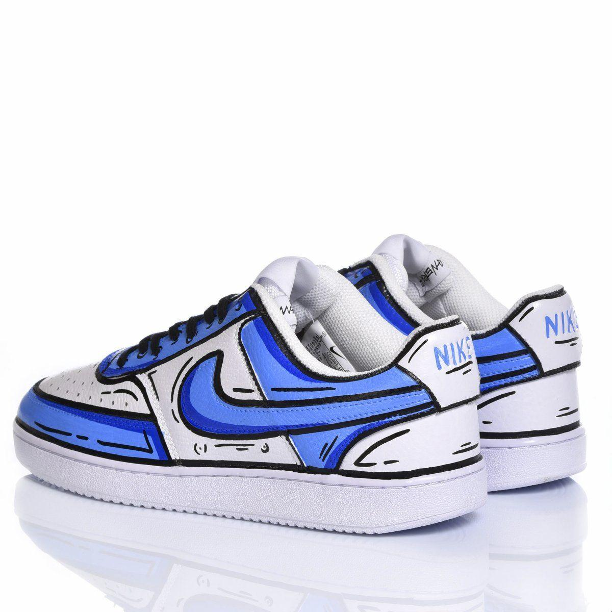 NIKE WHITE SNEAKERS