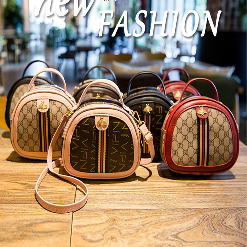 Women Shoulder Bag New Printed Letter Bee Messenger Bag Famous Design Versatile Fashion Casual Crossbody Bag Lady Handbag Clutch